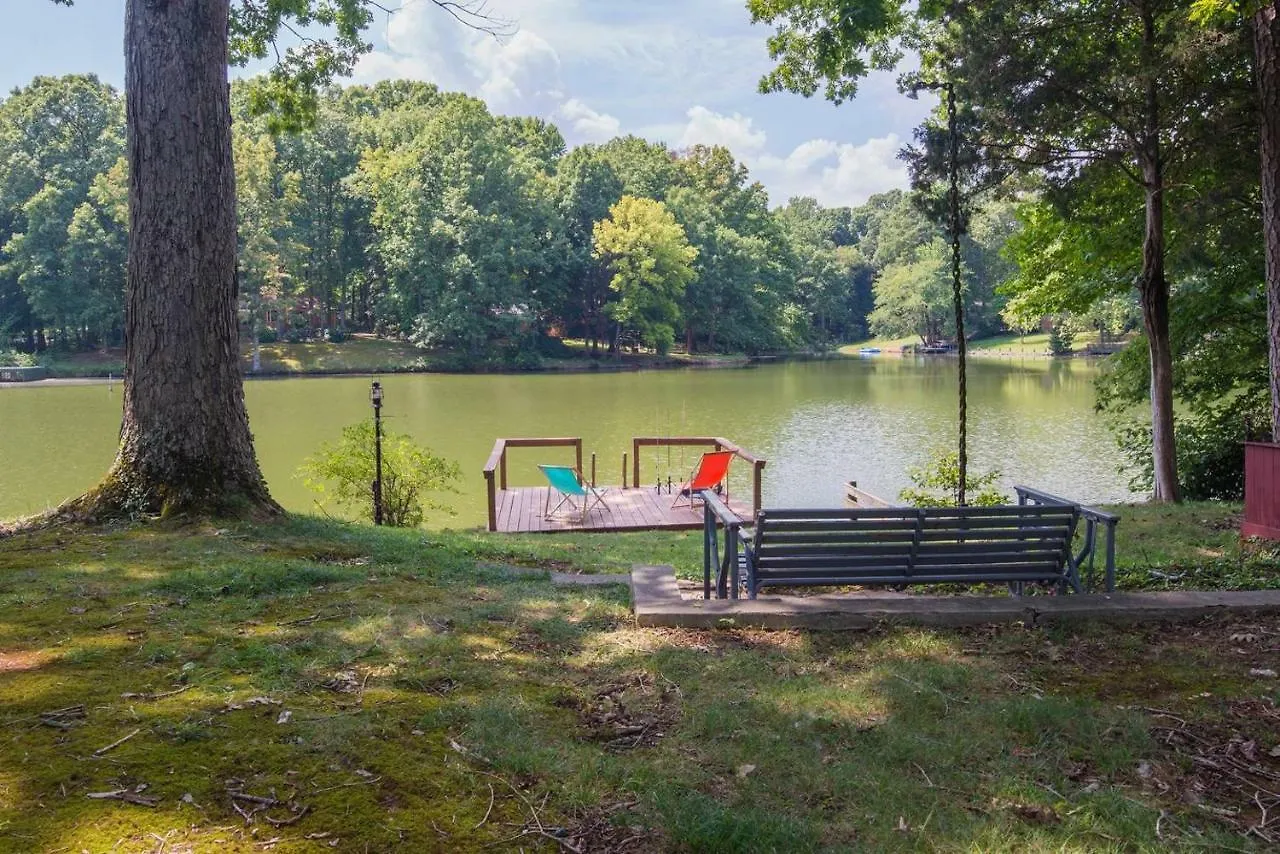 Holiday home Boho By The Water! 1750Sqft - Fishing & Sleeps 10! Villa Charlotte