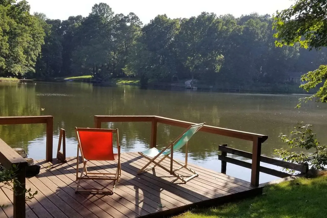 Boho By The Water! 1750Sqft - Fishing & Sleeps 10! Villa Charlotte Holiday home