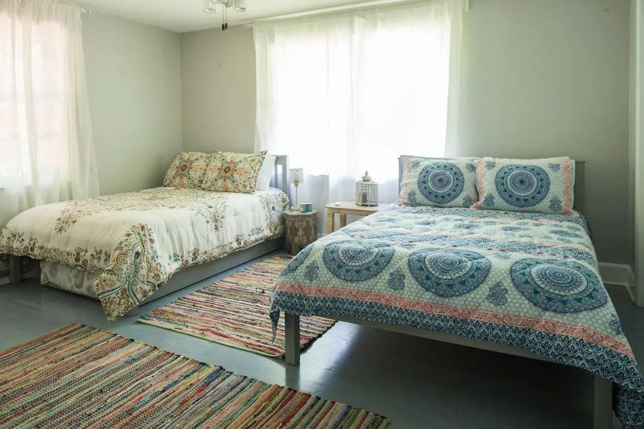Boho By The Water! 1750Sqft - Fishing & Sleeps 10! Villa Charlotte Holiday home