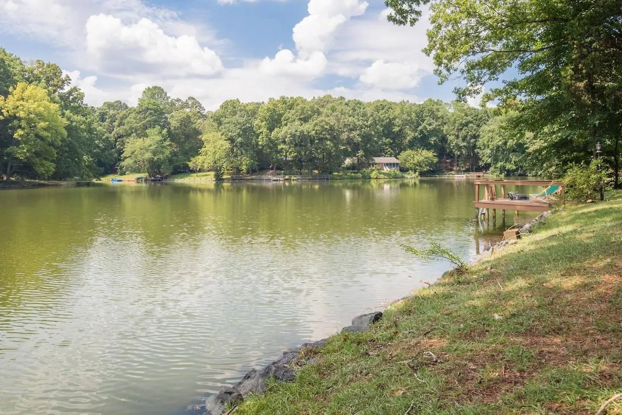 Boho By The Water! 1750Sqft - Fishing & Sleeps 10! Villa Charlotte United States