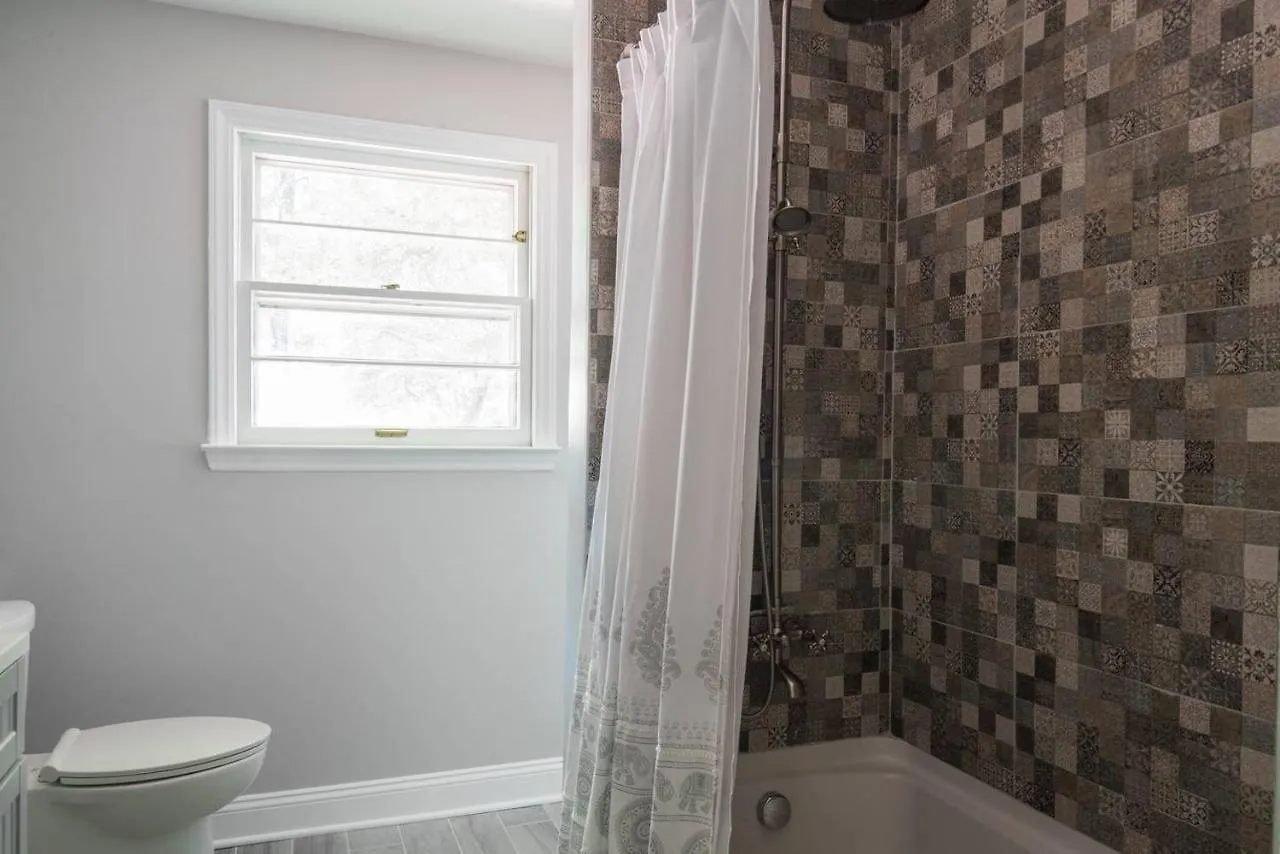 Boho By The Water! 1750Sqft - Fishing & Sleeps 10! Villa Charlotte
